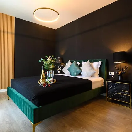 North Twin Apartment *