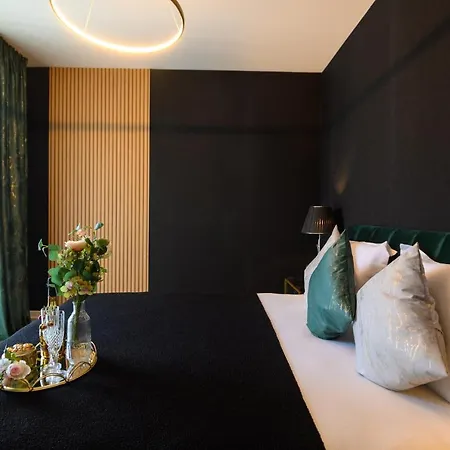 North Twin Apartment *