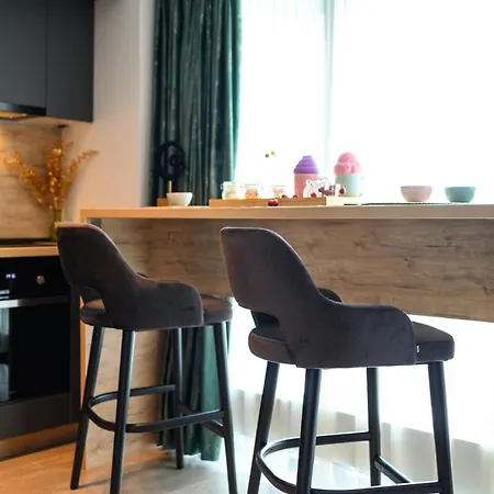 North Twin Apartment *