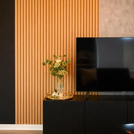 North Twin Apartment *